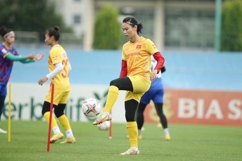 HLV Mai Đức Chung chốt danh sách cầu thủ tuyển nữ Việt Nam dự ASIAD 19